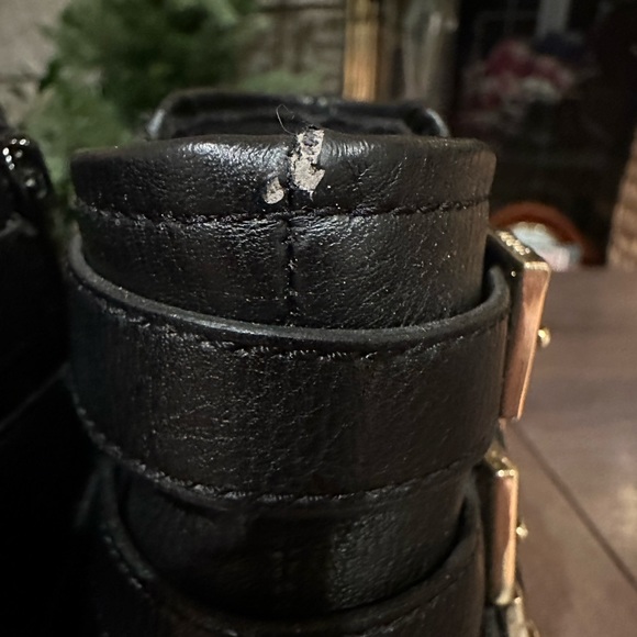 Aldo Black Vegan Leather Ankle Booties 3 Buckle Straps & Gold Hardware  Sz 8 - Picture 10 of 11